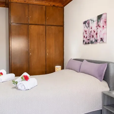 Stathohouse - Peaceful Balcony Retreat In